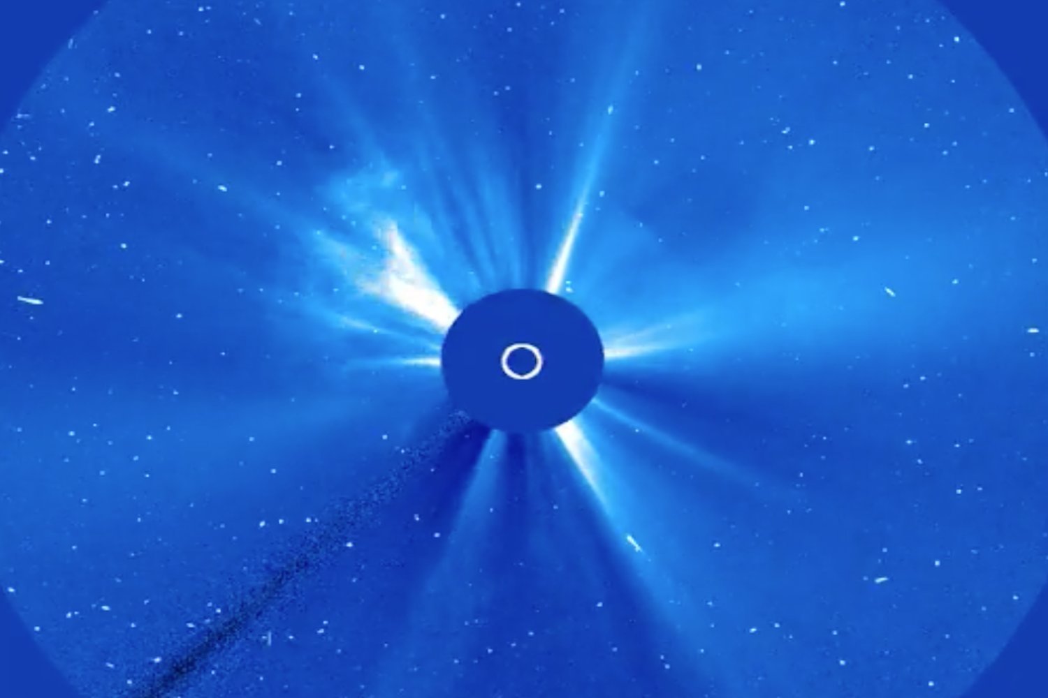 Halloween Comet Disintegrates During Close Solar Approach