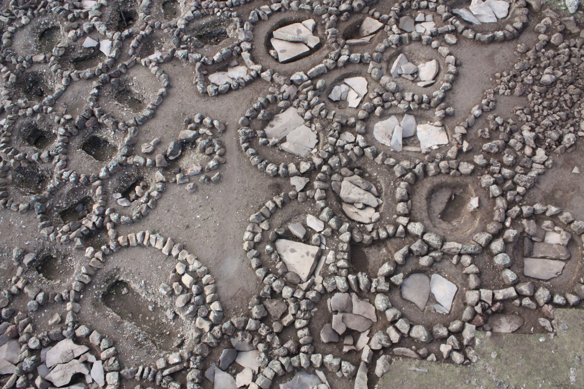 The necropolis at Karashamb, Armenia.  The ancient DNA of 26 individuals buried here was included in the new research.