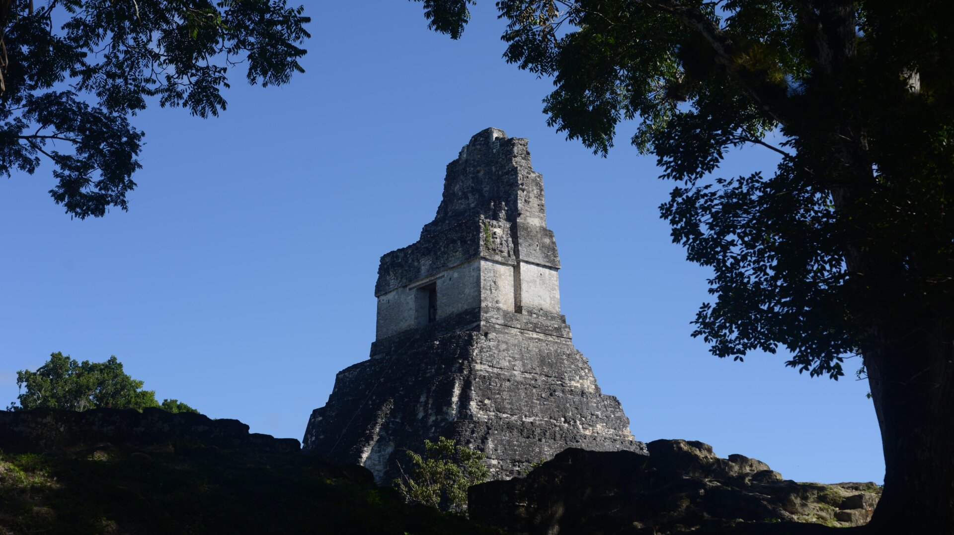 Ancient Maya Cities Contaminated with Mercury from Cinnabar Use