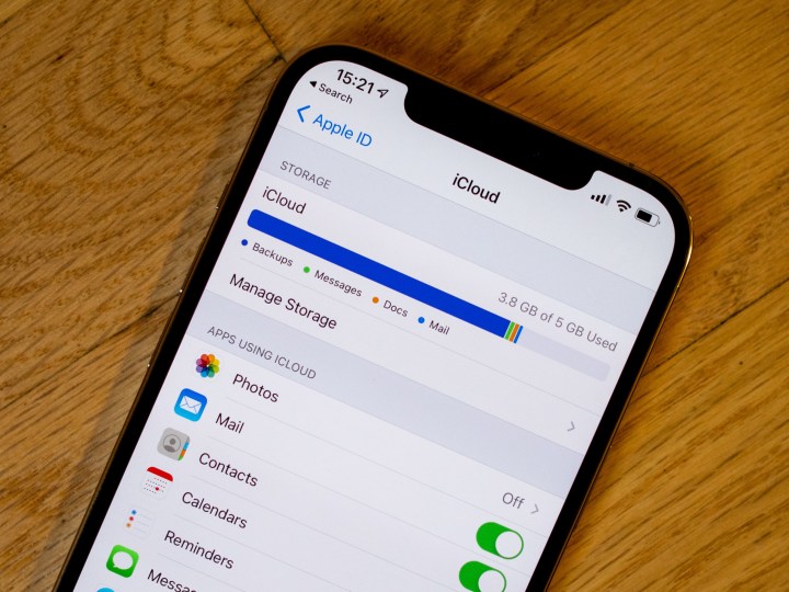 Accessing iCloud storage on an iPhone