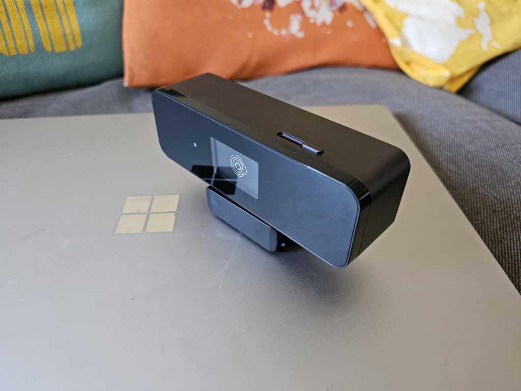 Coolpo AI Huddle Mini Lite Review: A Unique AI-Powered Webcam for Individuals and Small Groups