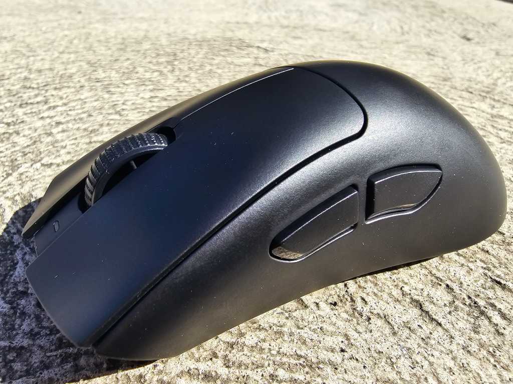 Razer DeathAdder V3 Hyperspeed Review: A Speed Demon for Esports