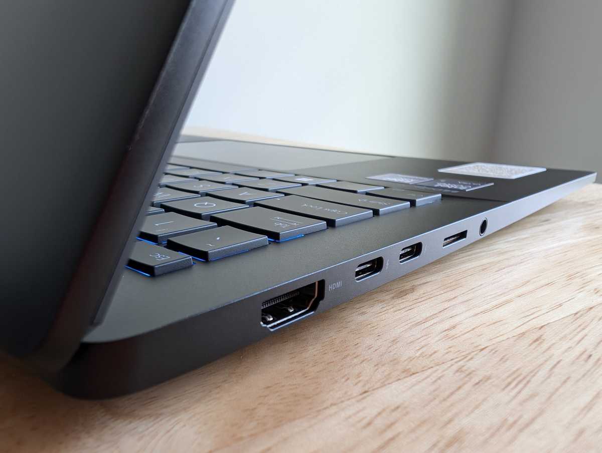 Asus Vivobook S 14 left side ports