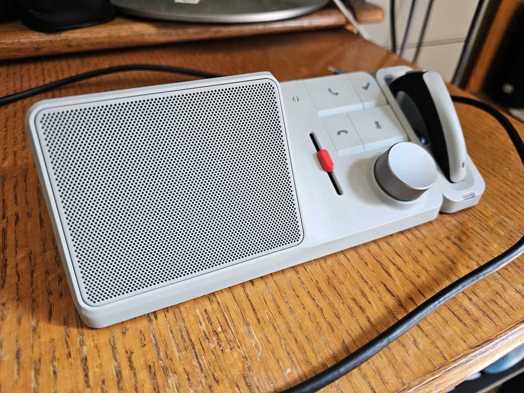 HiDock H1 USB-C Dock Review: Innovative Features, but Falls Short