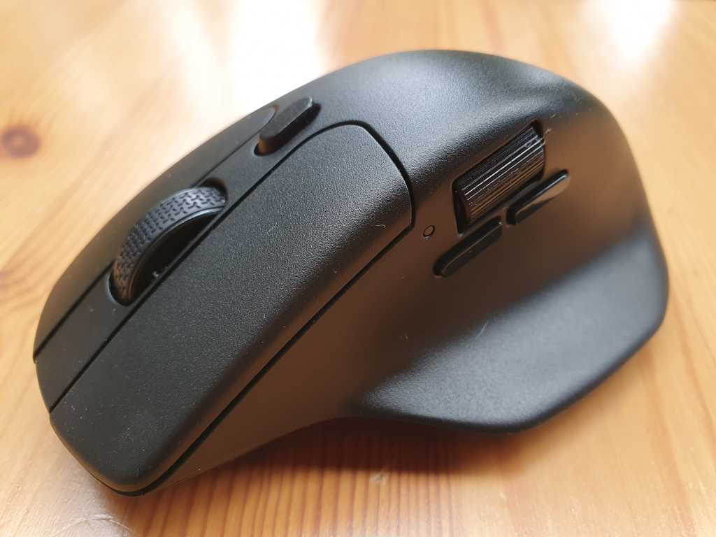 Keychron M6 Wireless Review: An Exceptional Value Gaming Mouse