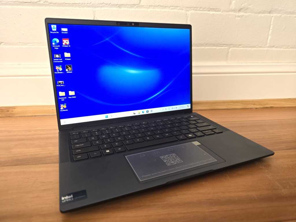 Dell Latitude 7450 Ultralight Review: A Mobile Professional's Dream