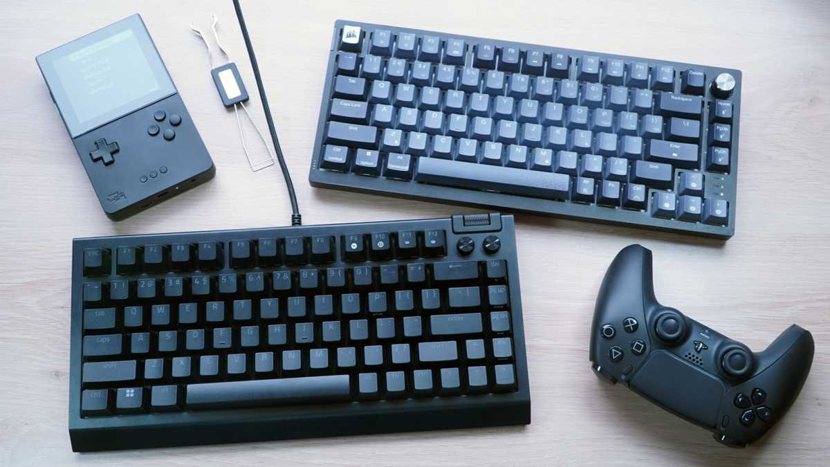 Corsair K65 Plus Wireless vs Razer BlackWidow 75%