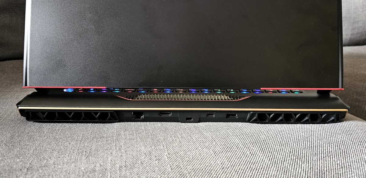 MSI Raider GE78 HX 14VIG keyboard rear ports