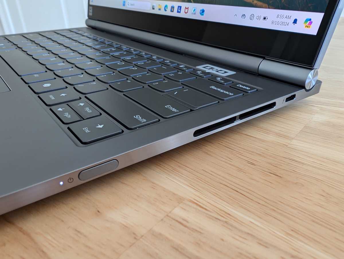 Lenovo ThinkBook Plus G5 ports