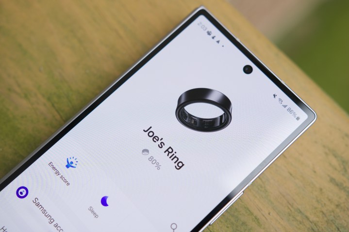 alt: The Samsung Galaxy Ring displayed on a Samsung phone screen.