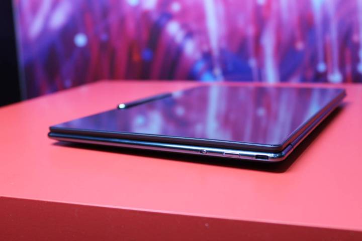 Lenovo Yoga Slim 9i: The Bezel-Less Laptop Dream Realized