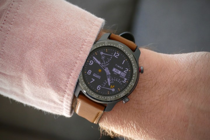 A person wearing the Timex Metropoliton R.