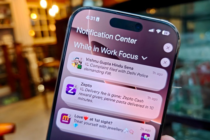 Italicized Notification Summaries after iOS 18.3 beta 2 update.