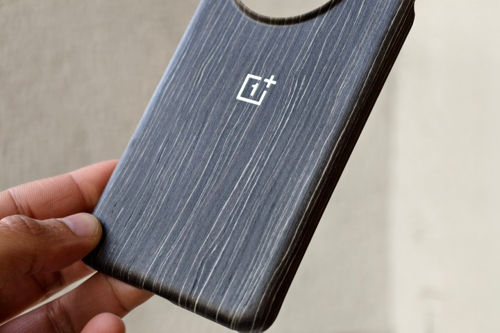 these accessories leveled up my oneplus 13 experience wood grain magnetic case