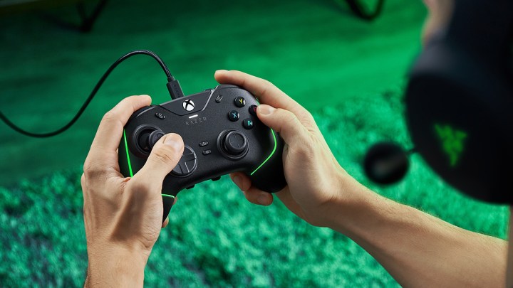 Razer Wolverine V2 Chroma controller for PC and Xbox Series X.