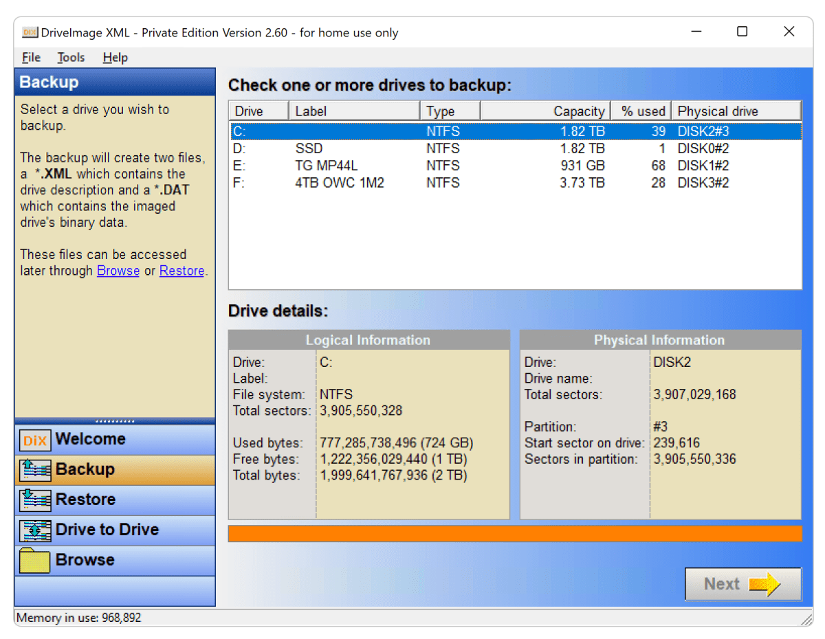 alt text: DriveImage XML's interface showing the option to split images into multiple files