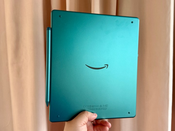 The back of a Metallic Jade Kindle Scribe.