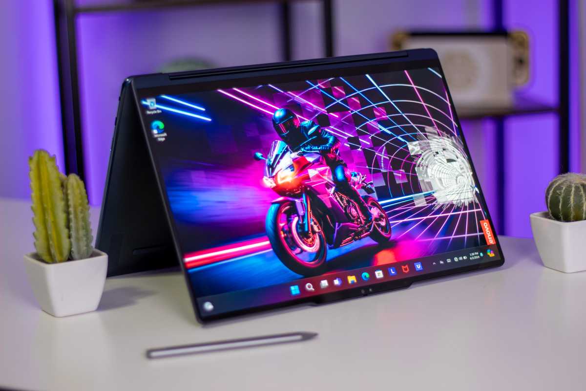 Lenovo Yoga 9i in tablet mode