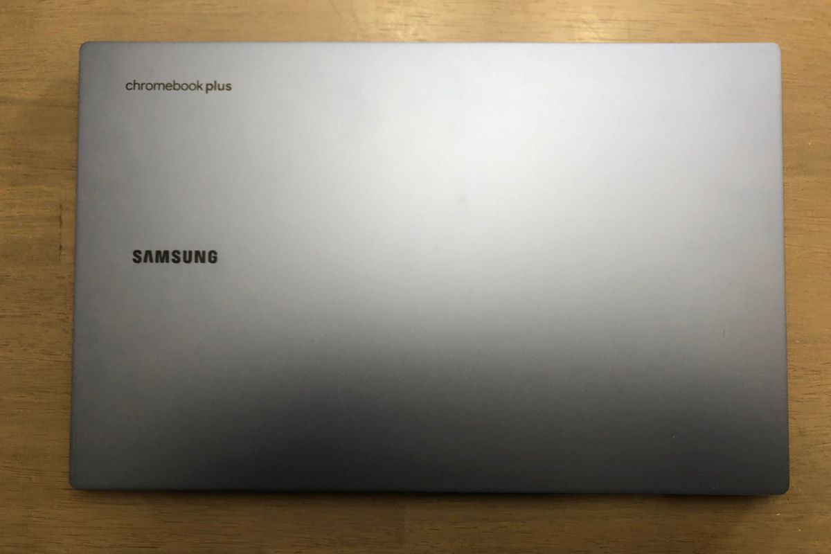 alt: The sleek Neptune Blue Samsung Galaxy Chromebook Plus