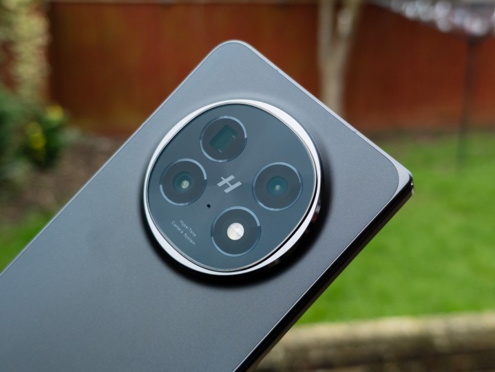 Alt text: Another view of the Oppo Find N5's camera system.