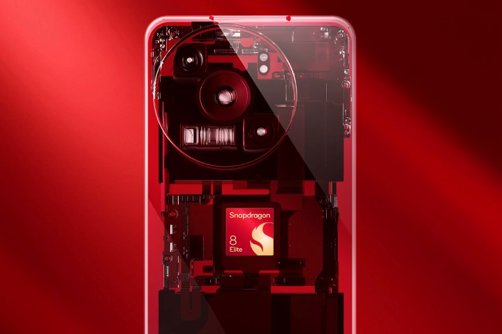 alt: Qualcomm Snapdragon 8 Elite powering a phone's interface.