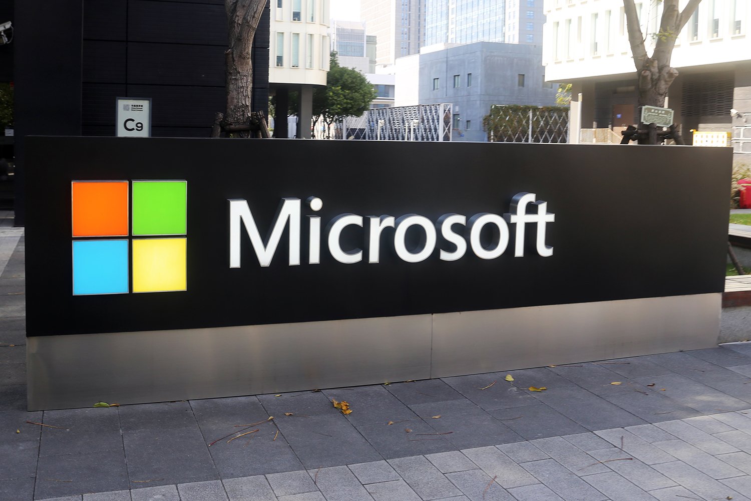 Microsoft Rethinks AI Data Center Strategy Amidst Market Uncertainty