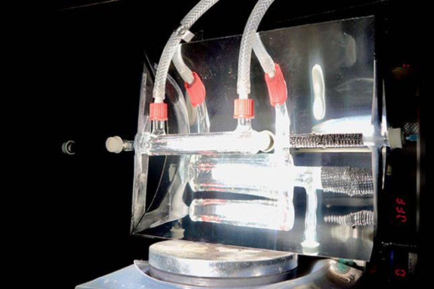 Solar-Powered Reactor Transforms CO2 into Sustainable Fuel