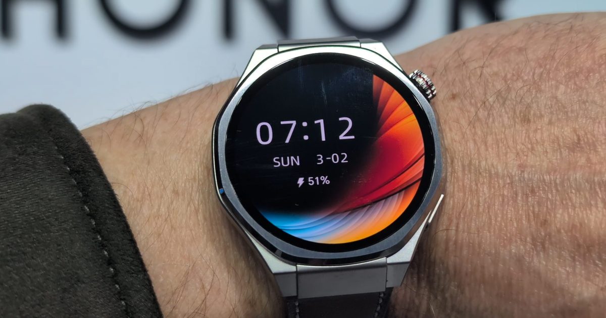 Honor Watch 5 Ultra: Stunning Design, But HonorOS Holds It Back