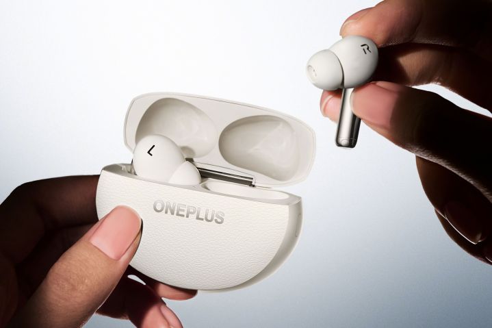 OnePlus Buds Pro 3.