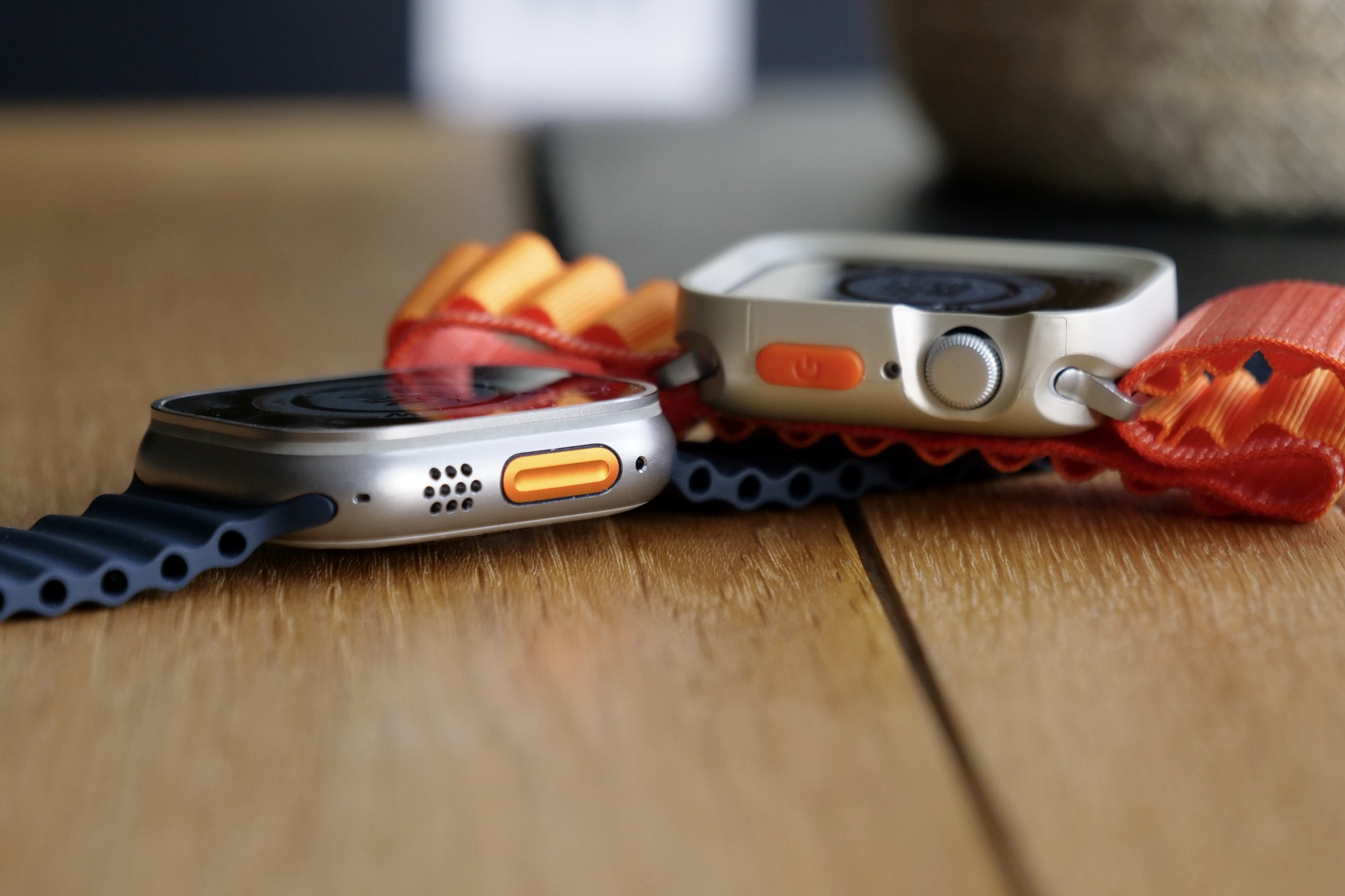 alt text: Side-by-side comparison of the Apple Watch SE 2 and the Apple Watch Ultra, highlighting their size difference.