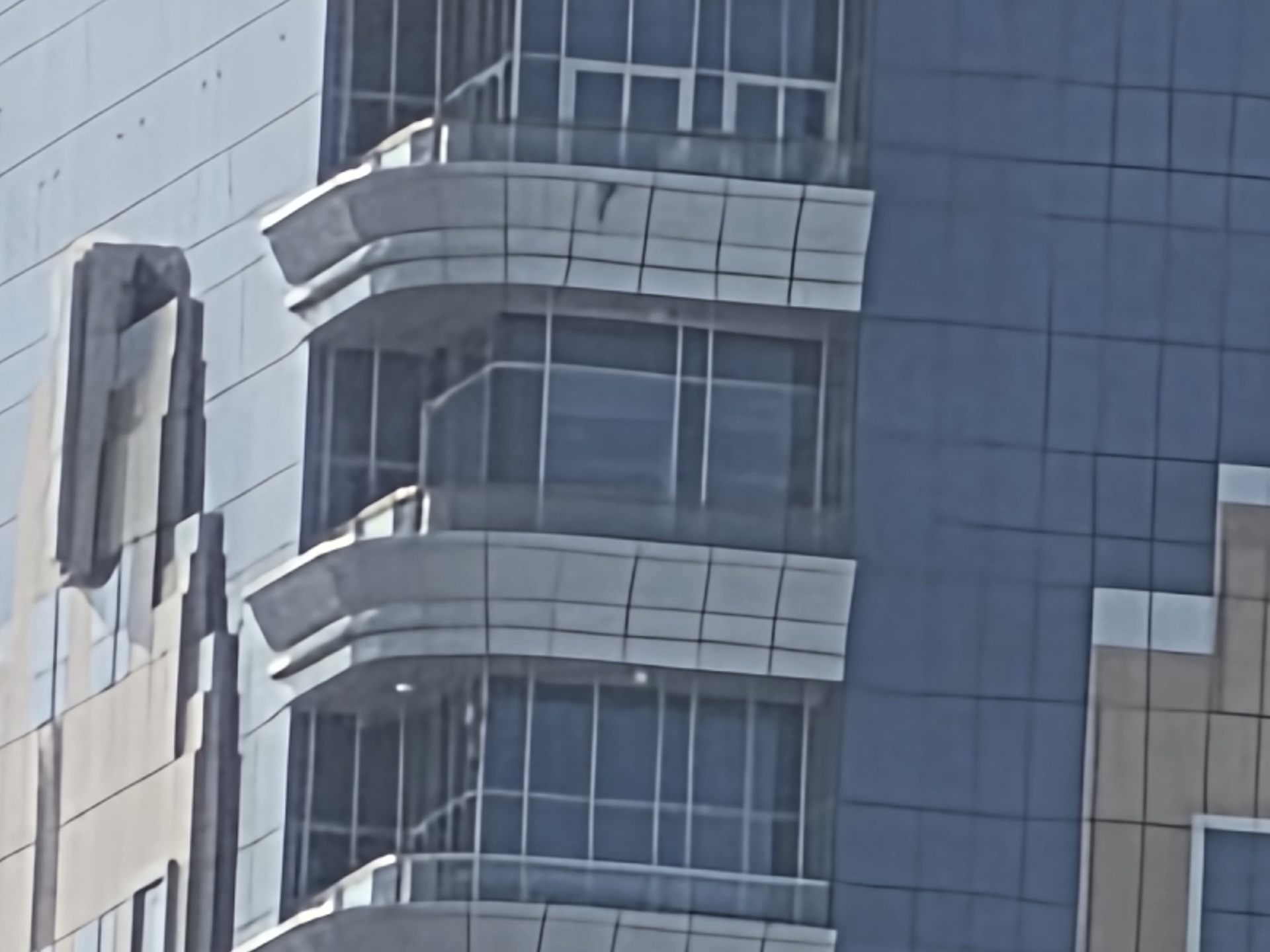 100x zoom on the S25 Ultra
