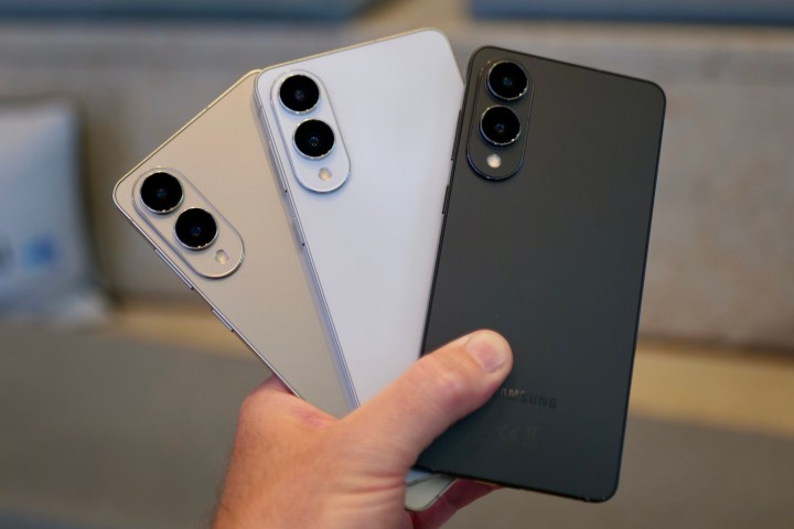A person holding the Samsung Galaxy S25 Edge showing the color options.