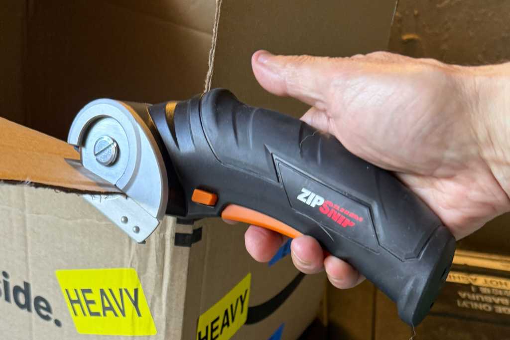 Electric Scissors: A Surprisingly Useful Tool for Recycling and More