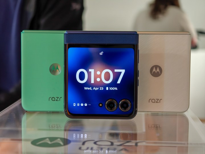 alt: The Motorola Razr 2025 in various available colors.