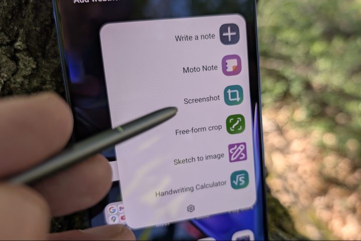 Moto G Stylus 2025 screen displaying the stylus shortcut menu with various actions like Moto Note and GIF maker