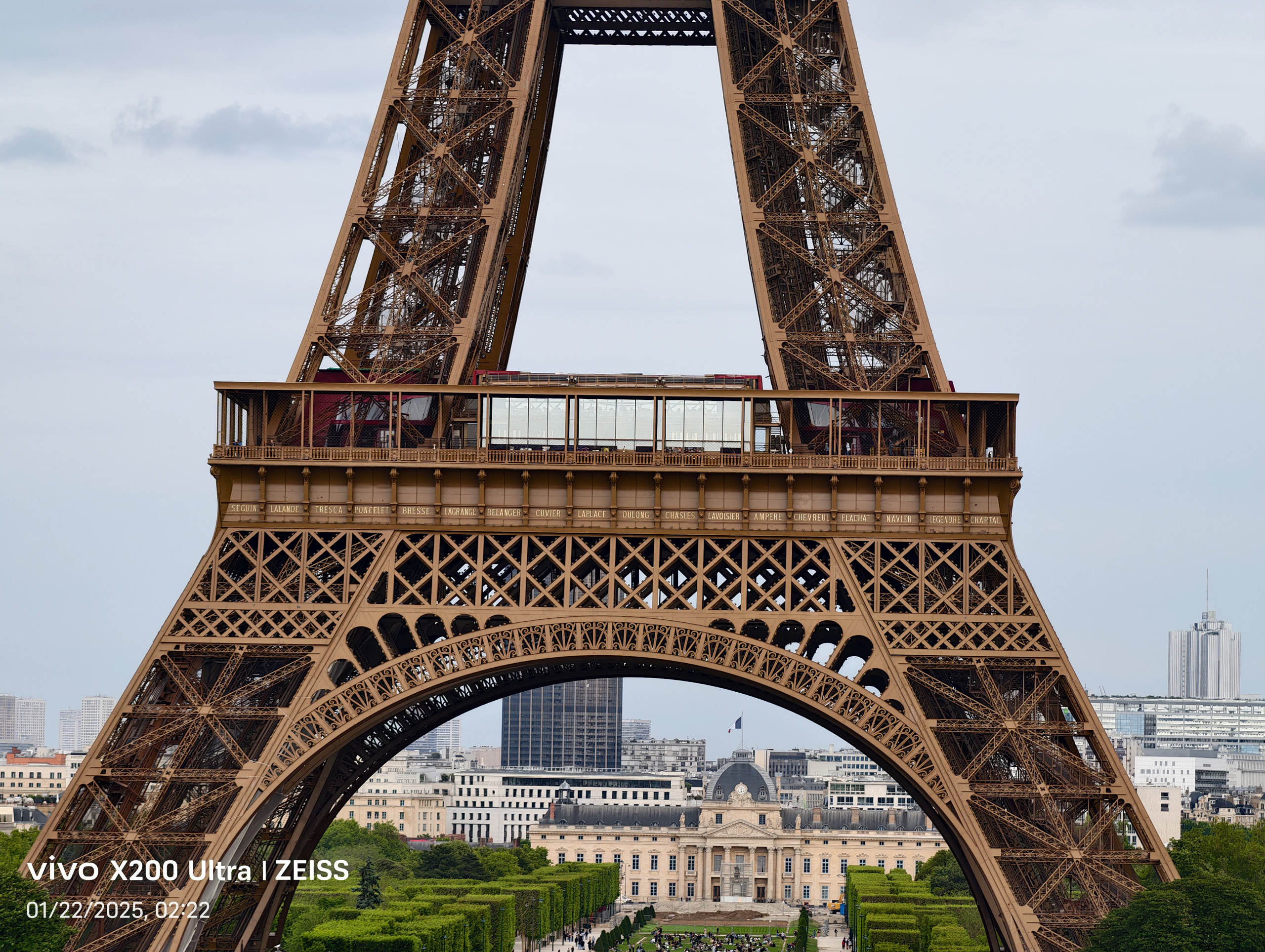 Vivo X200 Ultra 5x zoom on the Eiffel Tower.