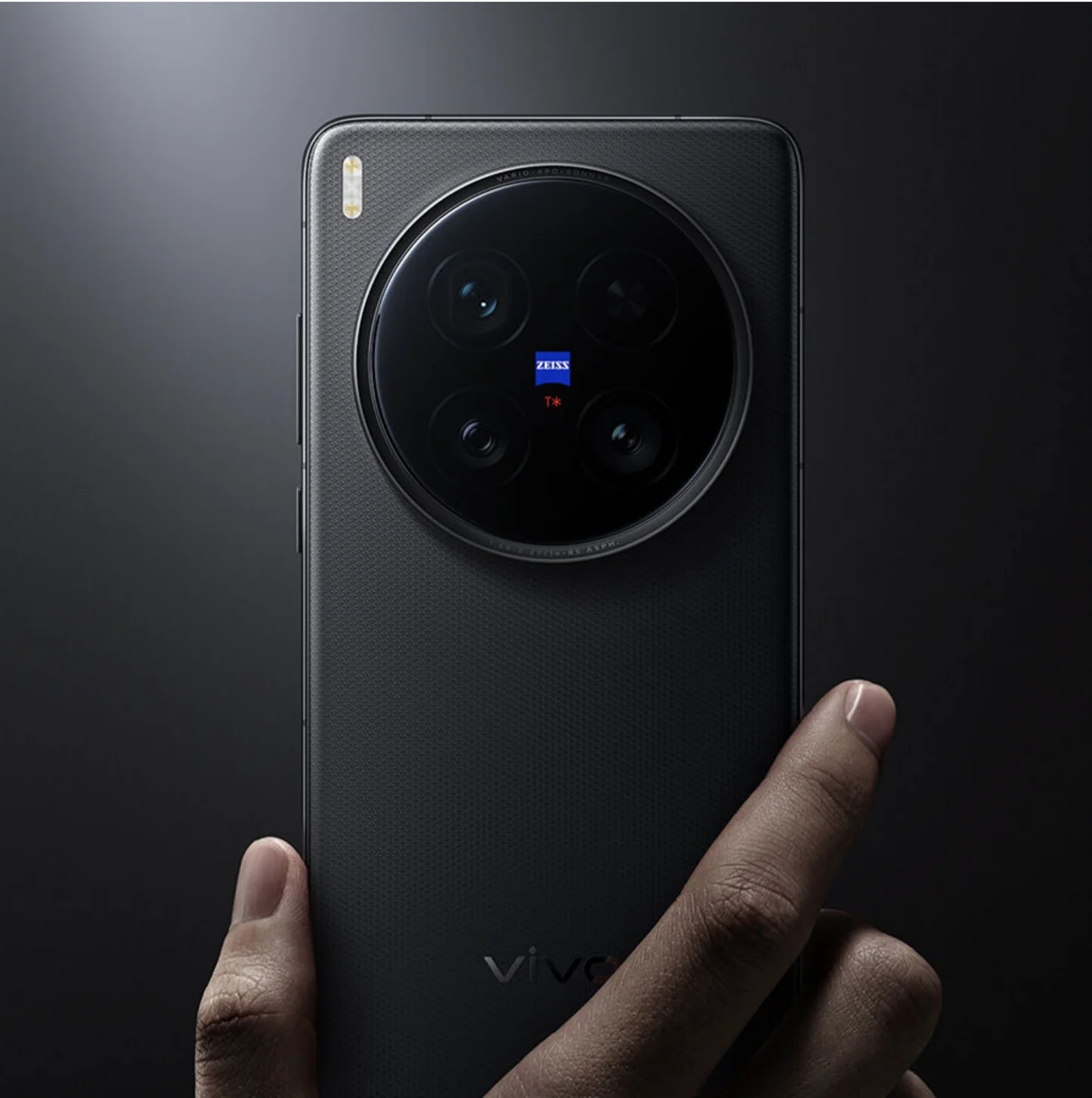 Press render of the Vivo X200 Ultra smartphone.