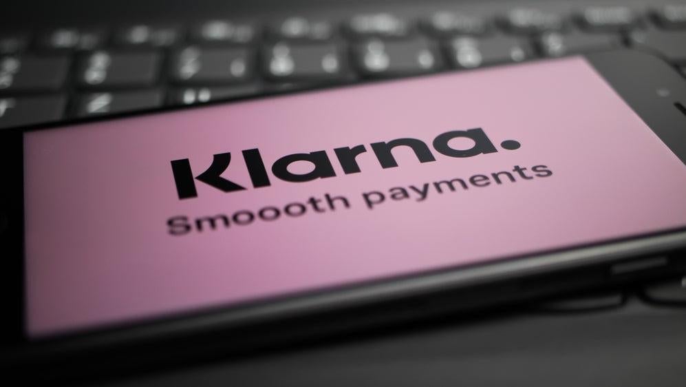 Klarna Rethinks AI Customer Service Strategy, Returns to Human Agents