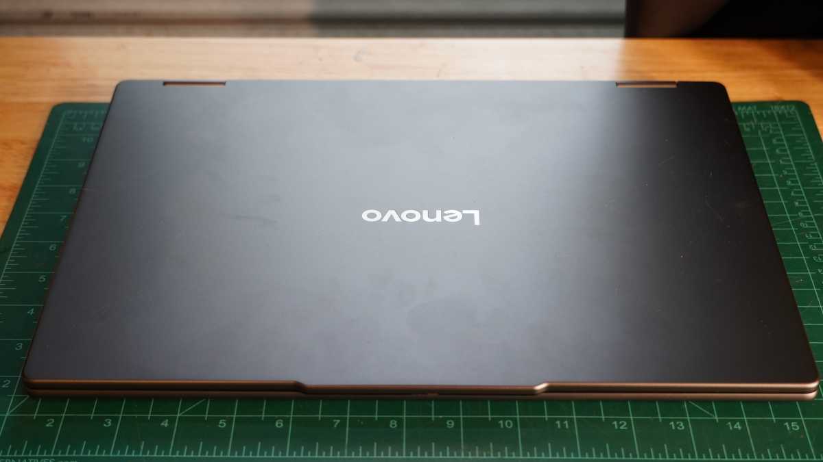 Lenovo Yoga 7i 2-in-1 design