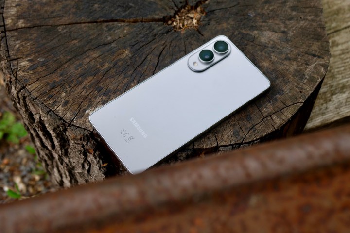 Rear view of the sleek Samsung Galaxy S25 Edge in Titanium Silver