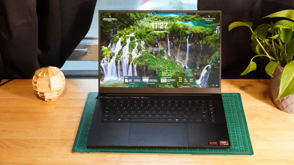 Razer Blade 16 (2025) In-Depth Review: Style Over Substance?