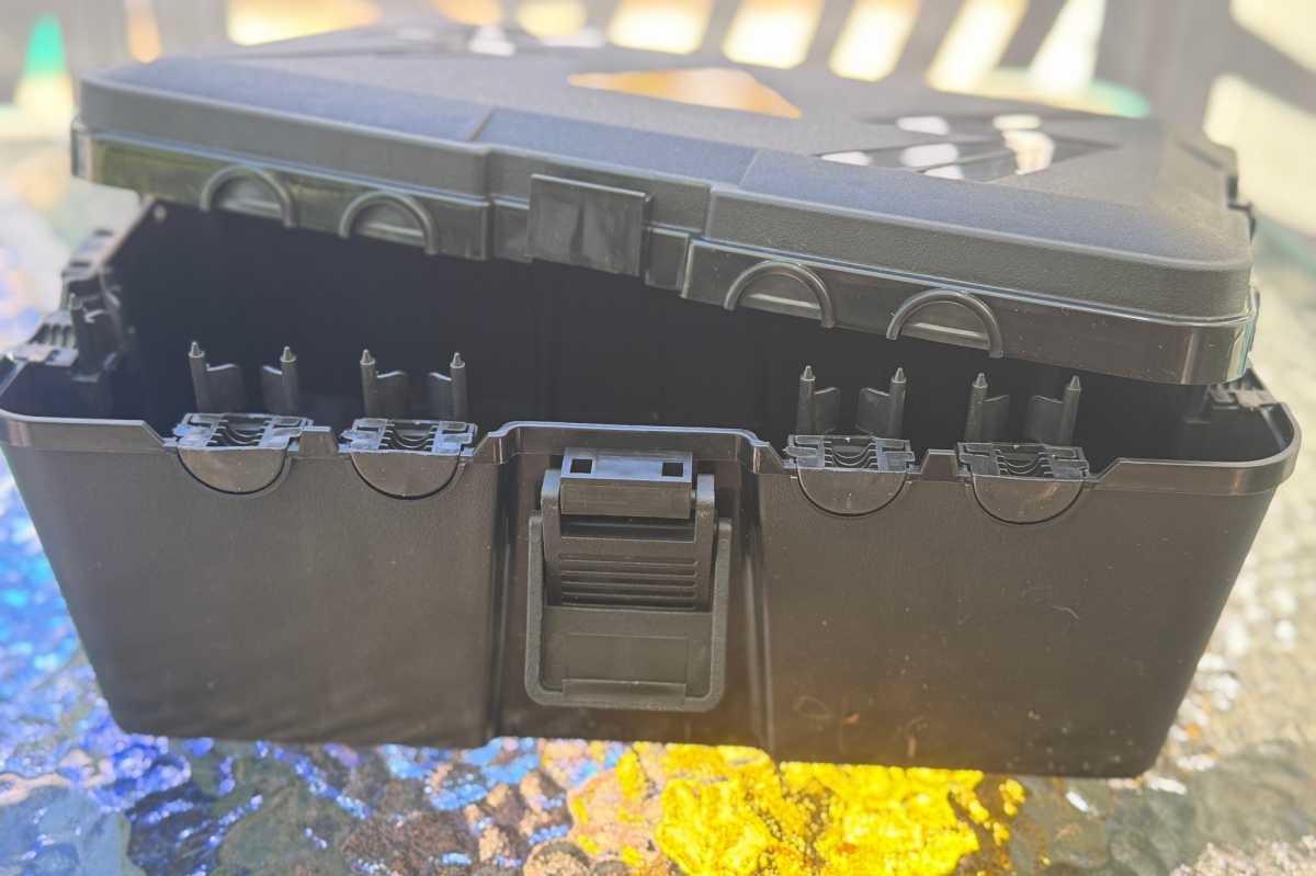 Iwillink weatherproof outdoor electrical box partially open showing cable notches and silicone seals for secure cord entry.