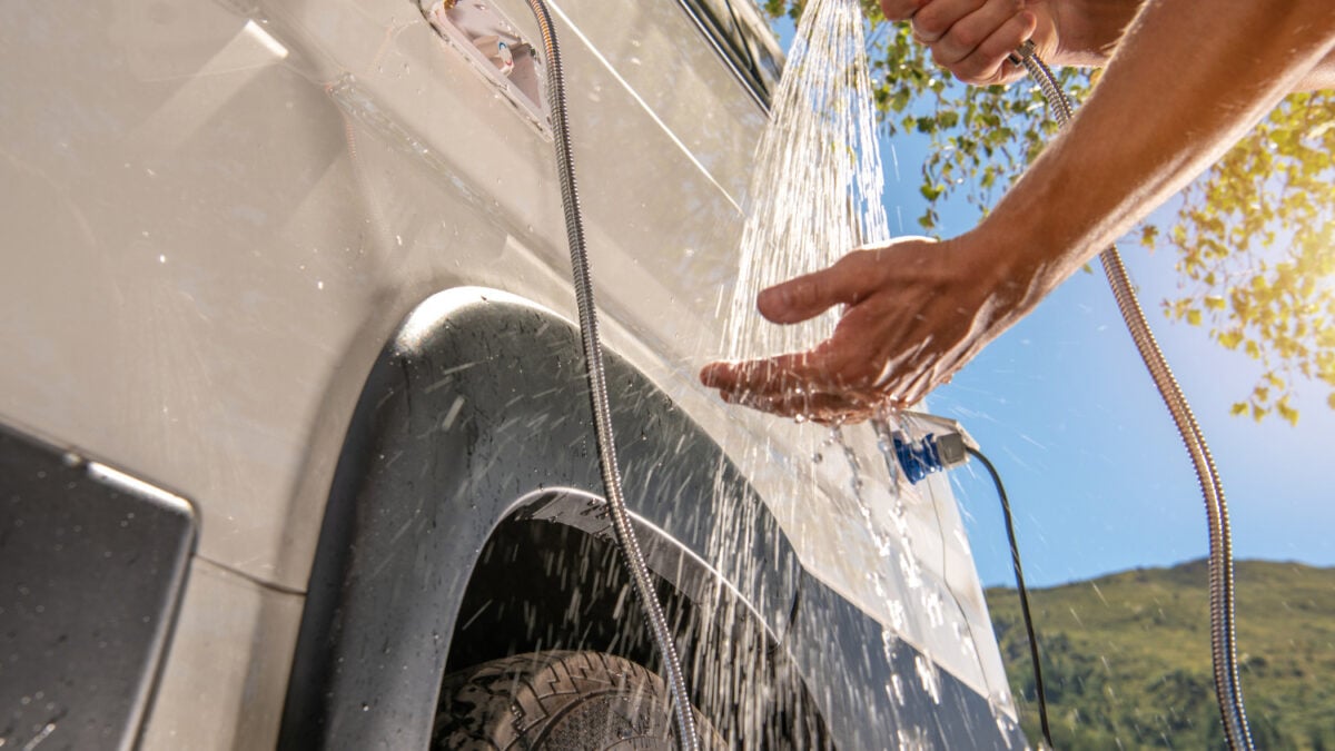 Brain-Eating Amoeba Death: Nasal Rinse Tap Water Risk